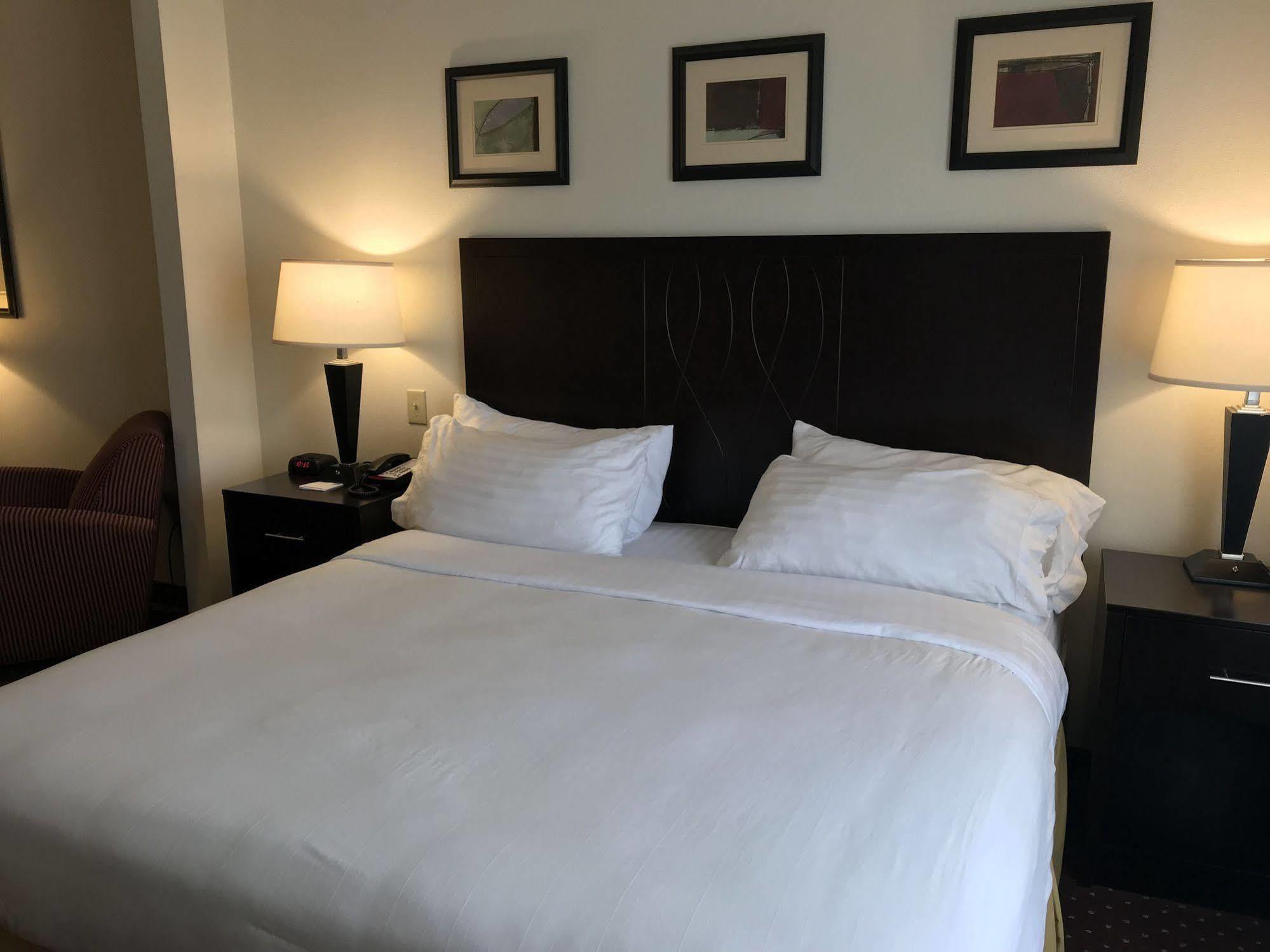 Holiday Inn Express Syracuse-Fairgrounds By Ihg Warners Exteriér fotografie