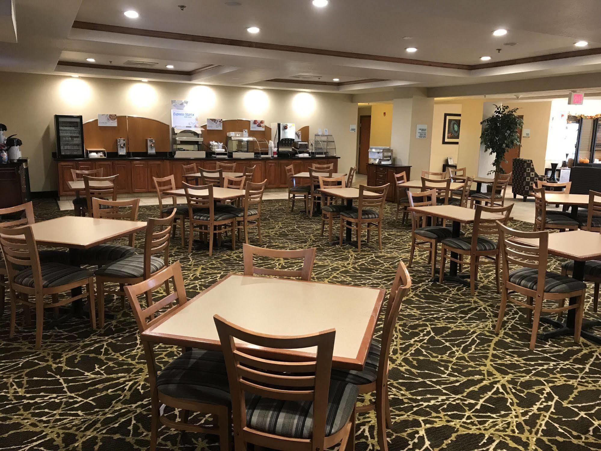 Holiday Inn Express Syracuse-Fairgrounds By Ihg Warners Exteriér fotografie